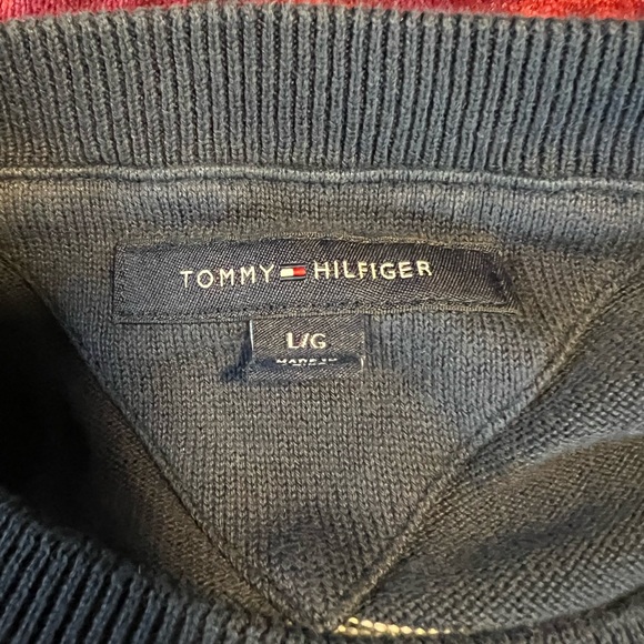 Tommy Hilfiger Crewneck! Soft stretchy material | Size Large - Picture 2 of 3